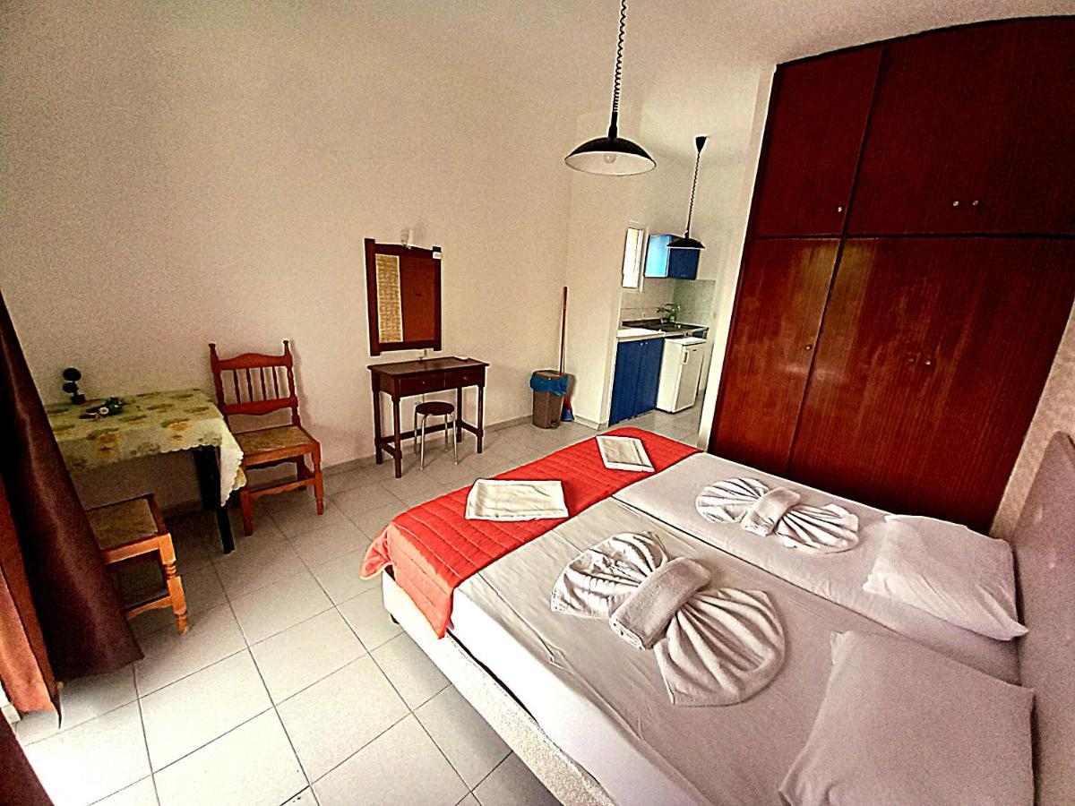 Holidays Studios & Apartments ลากานาส ภายนอก รูปภาพ