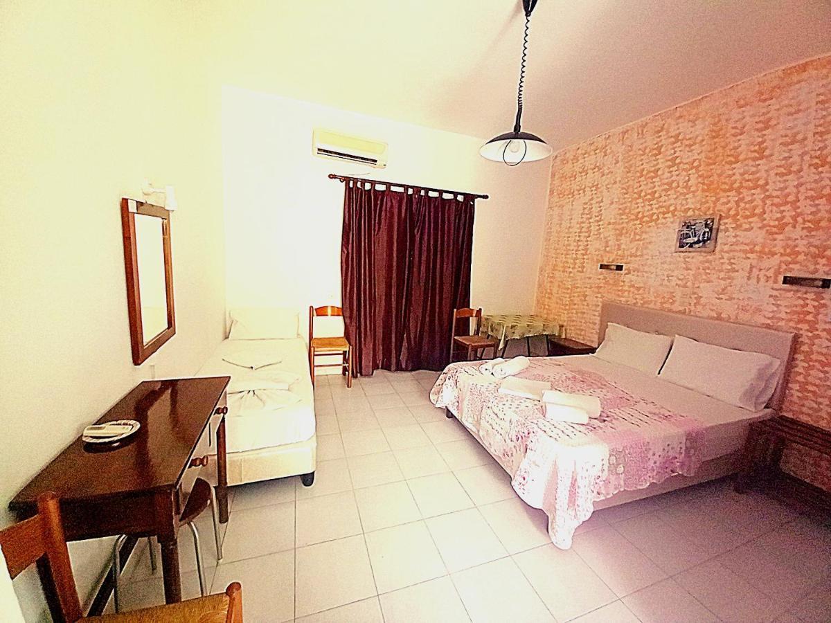 Holidays Studios & Apartments ลากานาส ภายนอก รูปภาพ