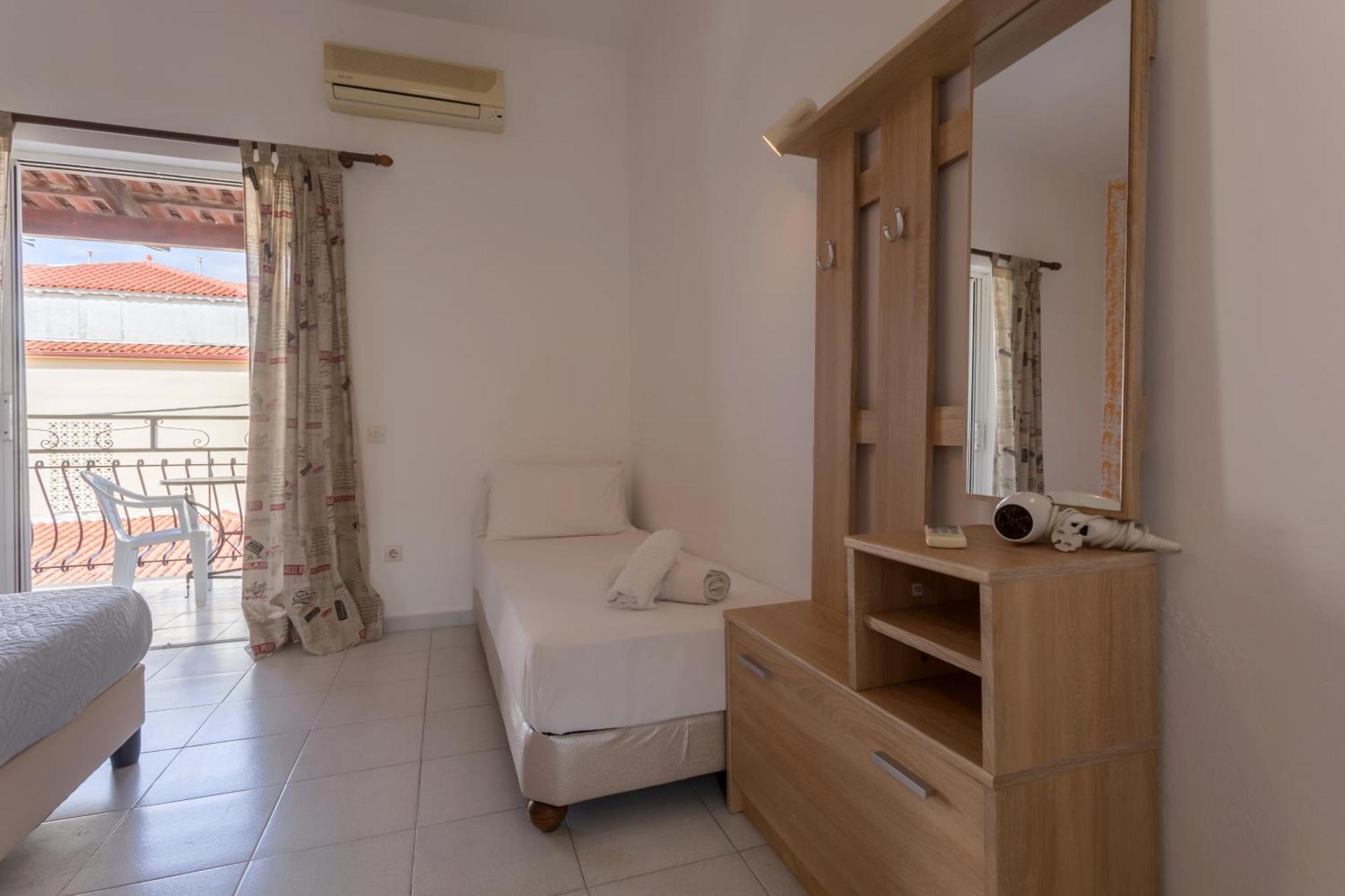 Holidays Studios & Apartments ลากานาส ภายนอก รูปภาพ