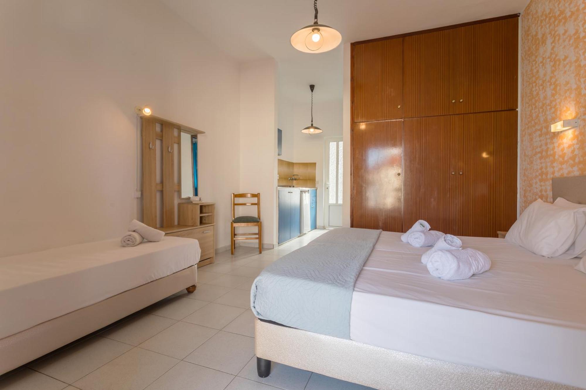 Holidays Studios & Apartments ลากานาส ภายนอก รูปภาพ