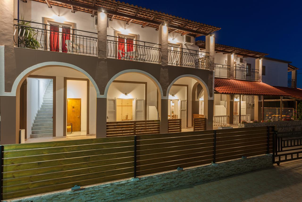 Holidays Studios & Apartments ลากานาส ภายนอก รูปภาพ