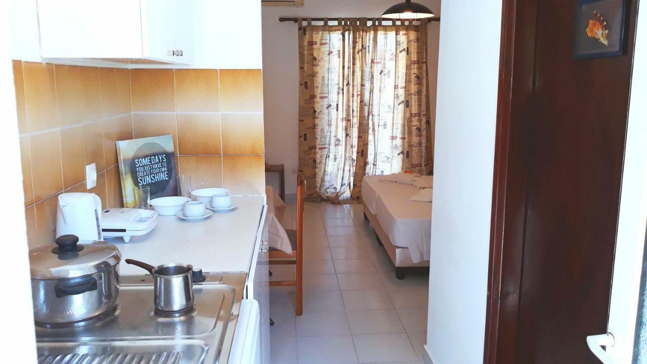 Holidays Studios & Apartments ลากานาส ภายนอก รูปภาพ
